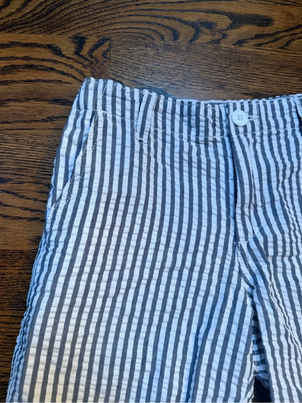 Gap Kids pinstriped seersucker shorts size 10